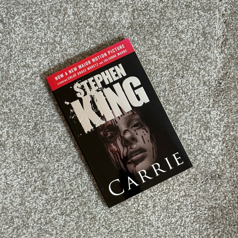 Stephen King 'Carrie' Paperback Book